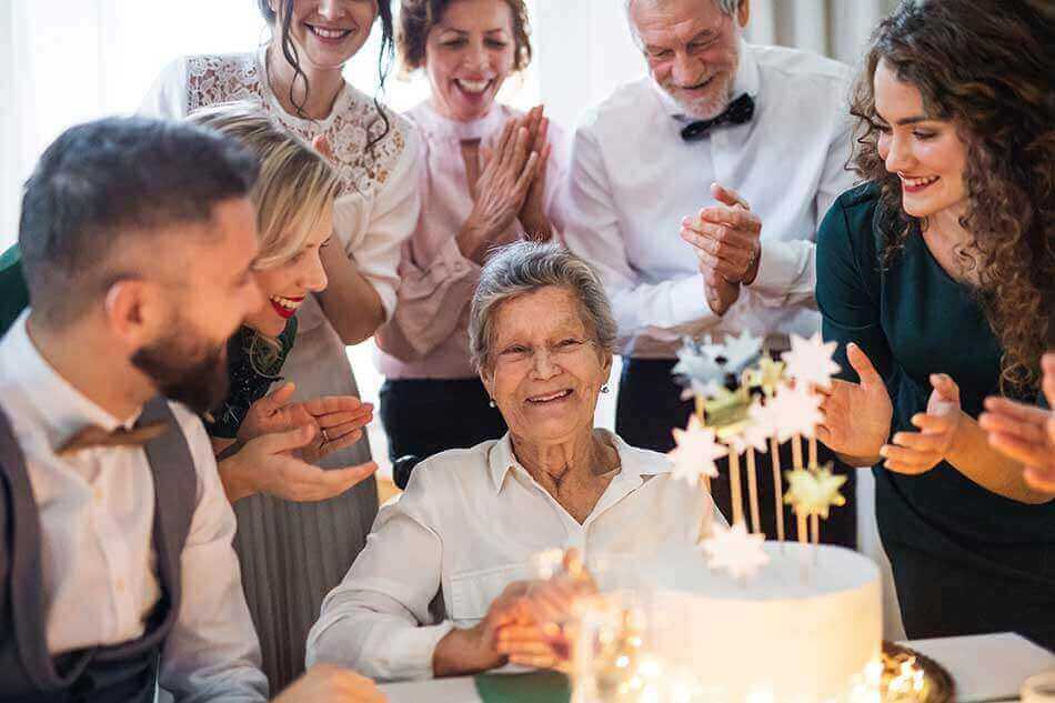 A importância da família no cuidado ao idoso — Human Life
